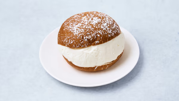 100% 生クリームパンの写真