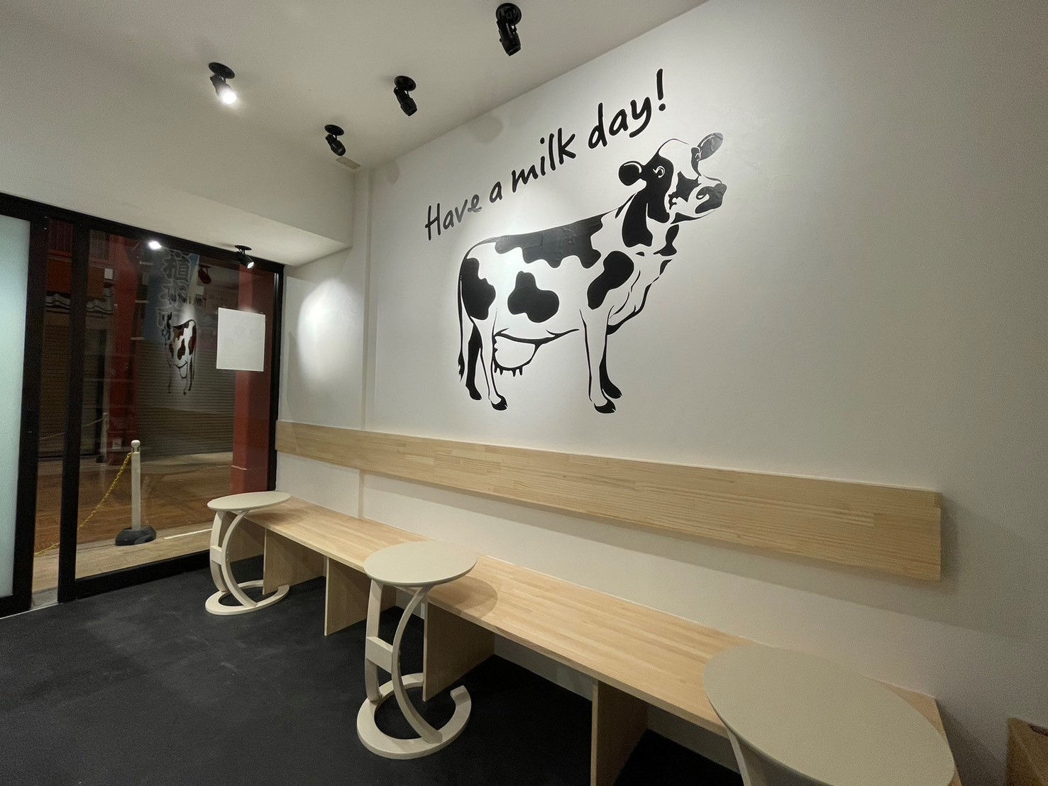 HOKKAIDO MILK BAR店内の写真